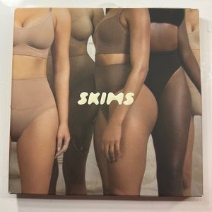 SKIMS Core Control Solutionware Thong